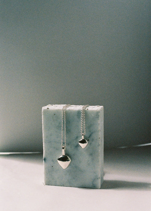 Forma Pendant Necklace Medium